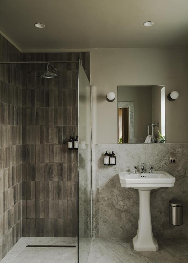 Deluxe Double Room with Bath,1364998874:JPEG